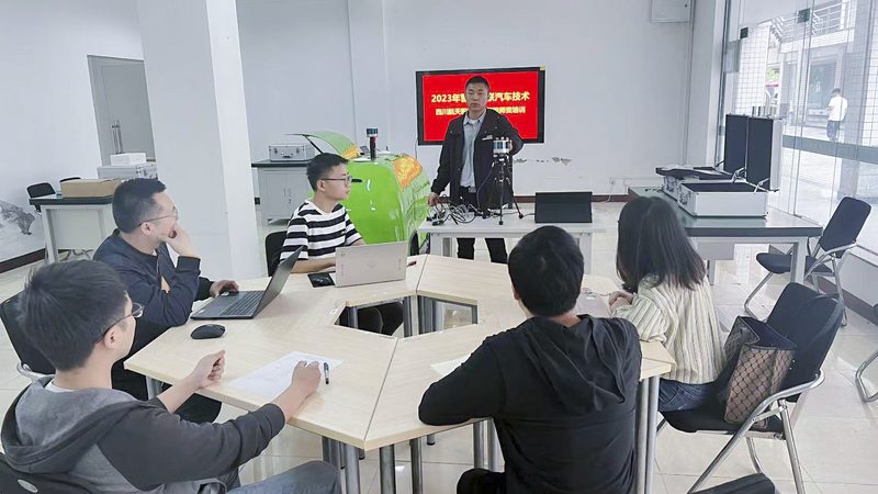 如何选择考研专业课线上辅导机构：揭秘关键因素与避坑技巧